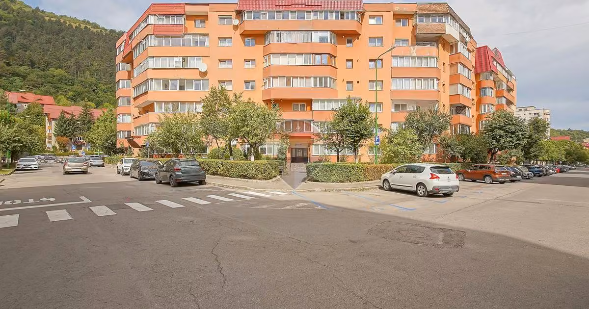 Apartament de vânzare cu 2 camere, mobilat în zona Răcădău, Brașov