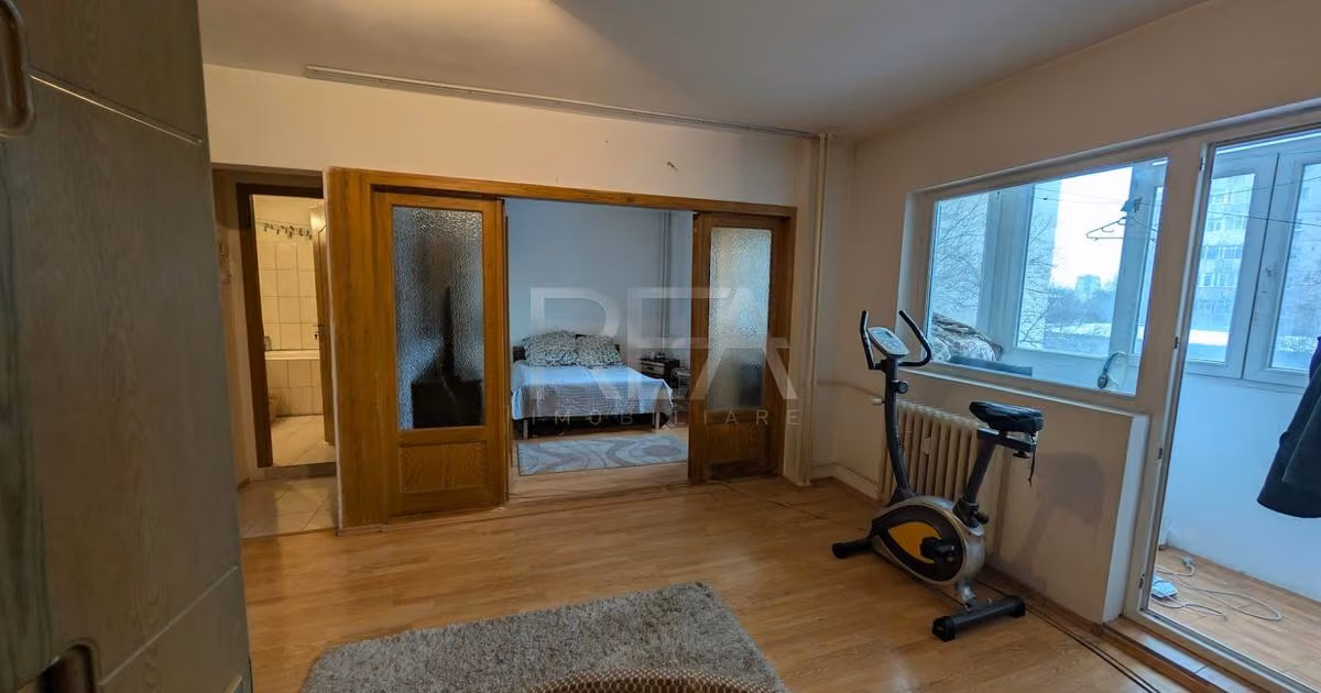 Apartament de vânzare cu 4 camere în zona Brâncoveanu, Sector 4