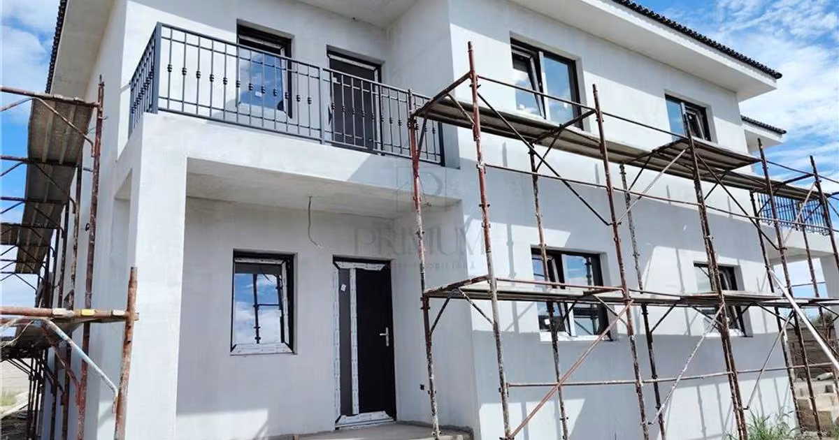 Duplex de vânzare cu 5 camere în Moșnița Veche
