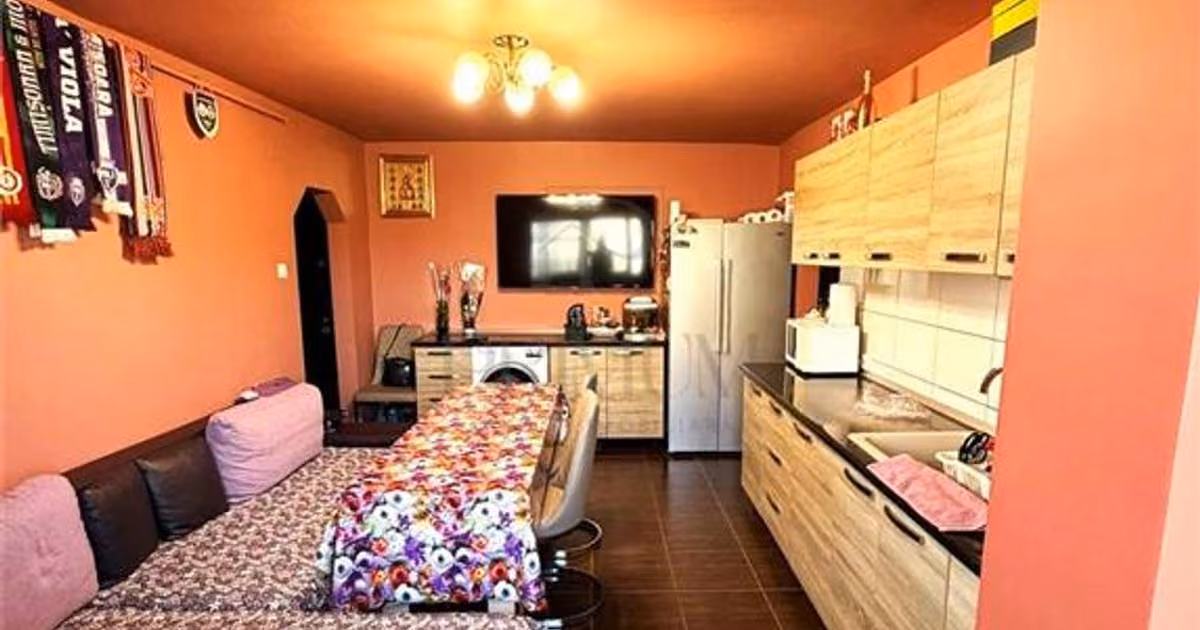 Apartament de vânzare cu 4 camere în zona Soarelui, Timișoara
