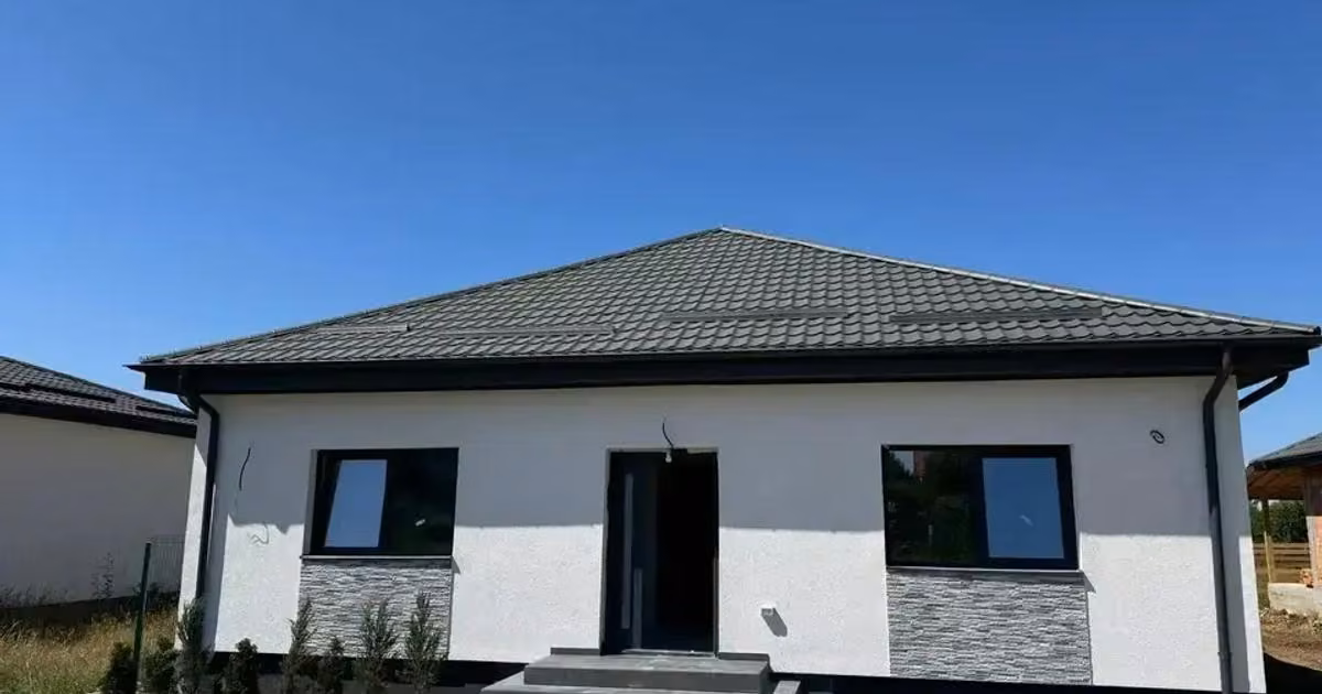 Casă de vânzare cu 4 camere în Crevedia
