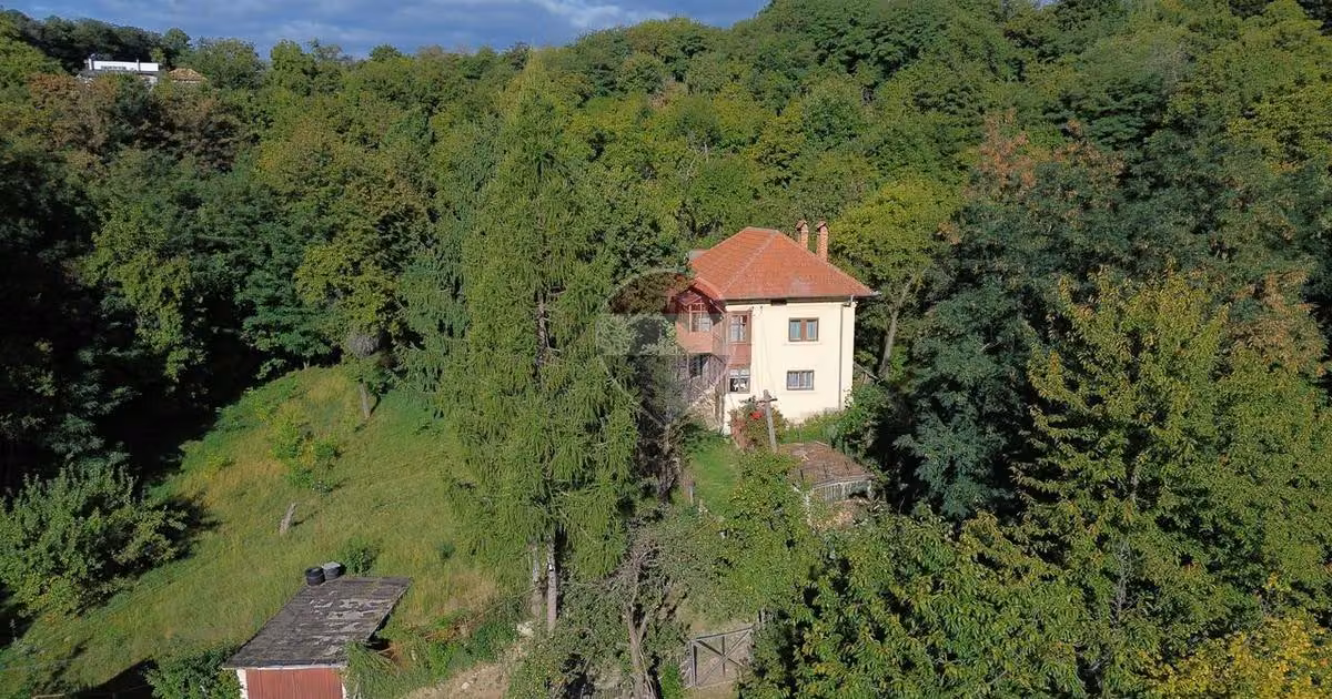 Casă individuală de vânzare cu 5 camere în Câmpulung Muscel