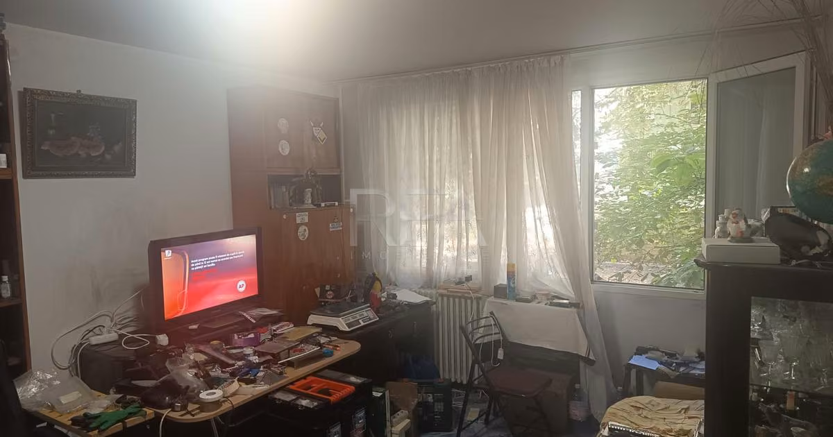 Apartament de vânzare cu 3 camere în zona Berceni, Sector 4