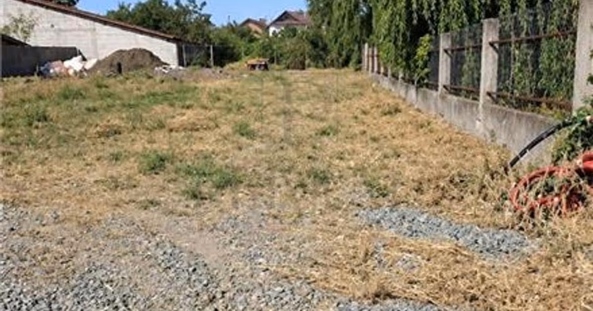 Teren Construcții intravilan de vânzare de 1036 mp, în Giarmata