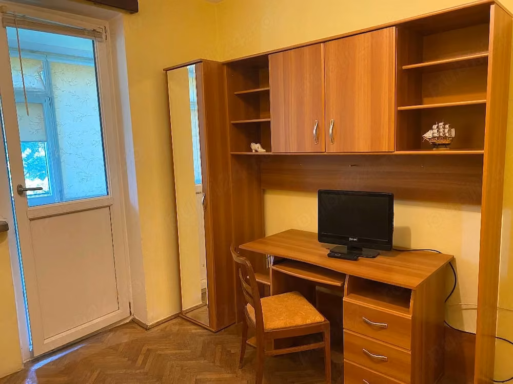 Apartament 3 camere ,Craiova, zona facultatea Drept si Mecanica