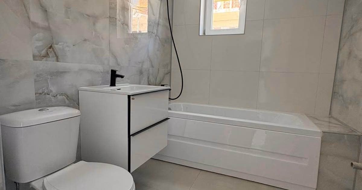Apartament de vânzare cu 2 camere în zona Titan, Sector 3