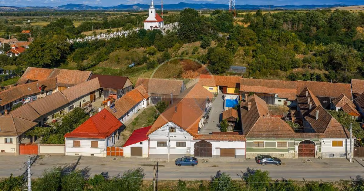 Casă individuală de vânzare cu 6 camere, mobilată în Mândra