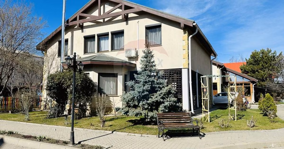 Duplex de vânzare cu 5 camere, mobilat în zona Sud, Focșani