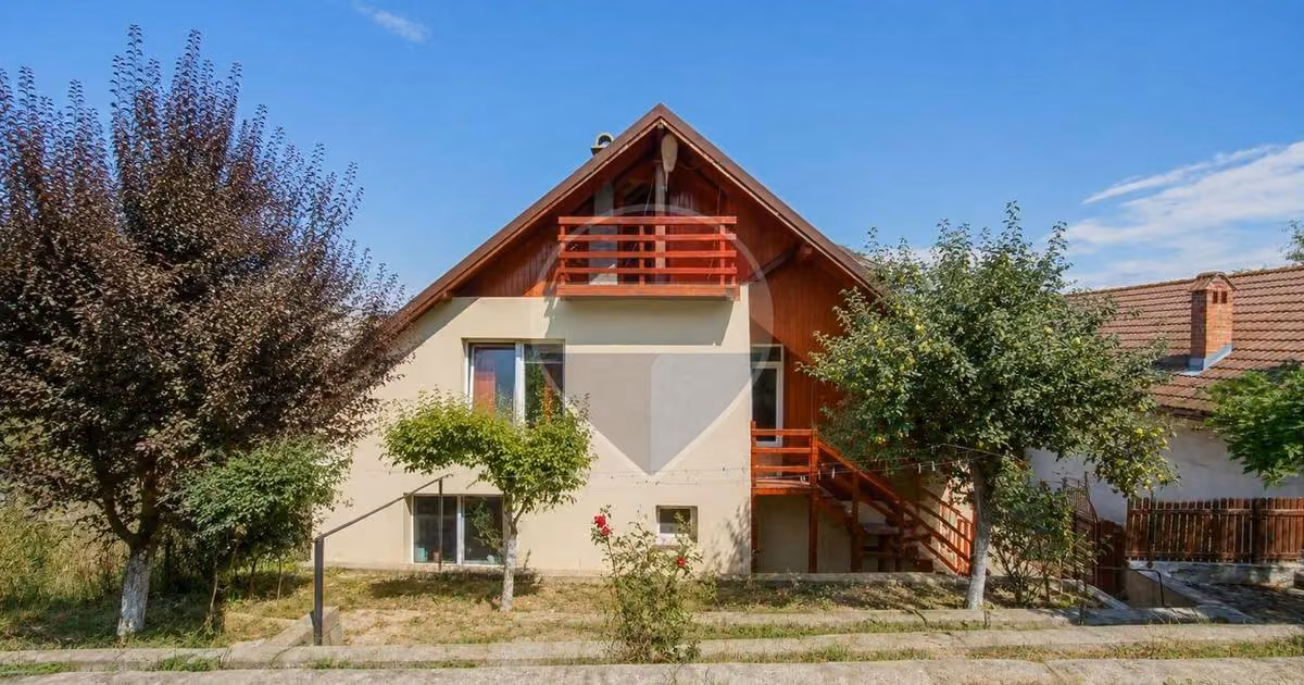 Casă individuală de vânzare cu 7 camere, mobilată în Purcăreni