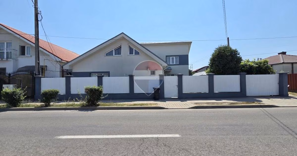 Casă individuală de vânzare cu 4 camere, mobilată în zona Central, Focșani