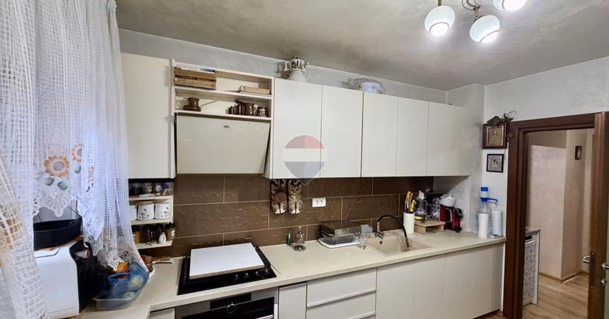 Apartament de vânzare cu 3 camere în zona Brăilei, Focșani