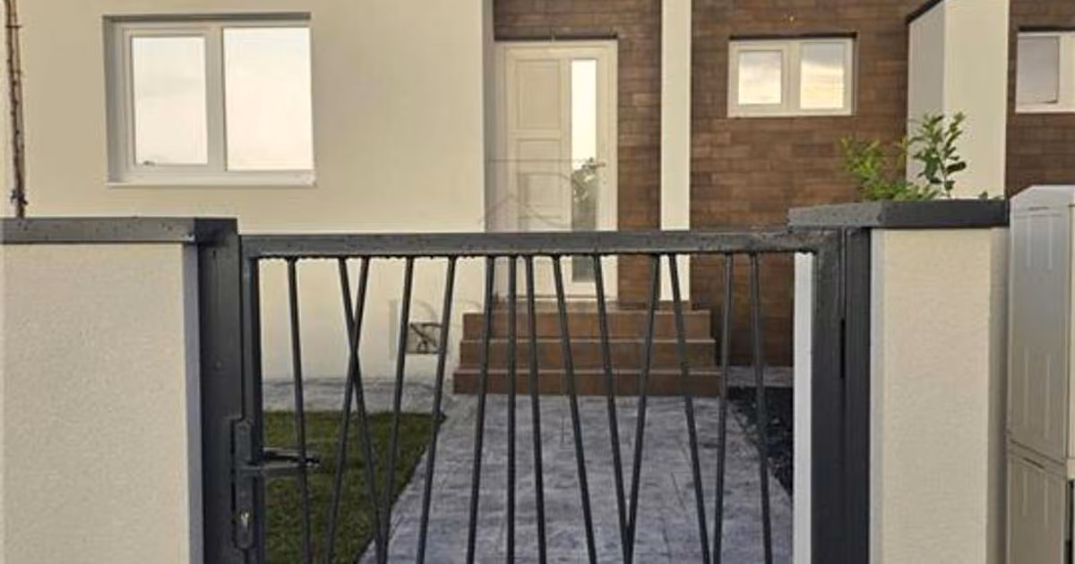 Duplex de vânzare cu 3 camere în Moșnița Nouă