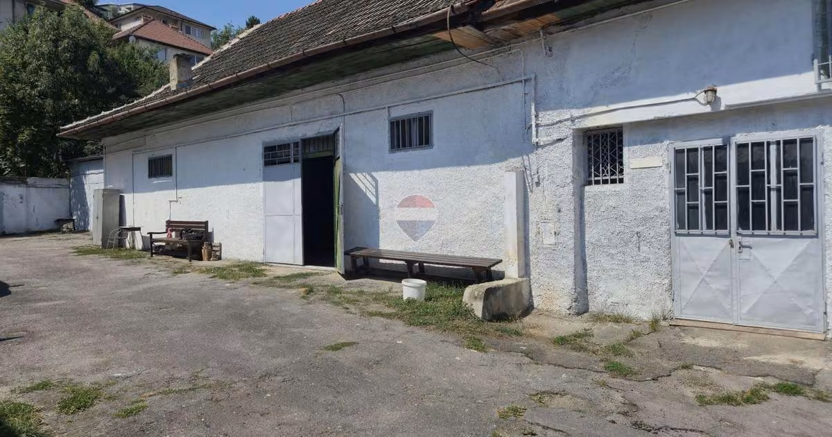 Spațiu comercial de vânzare de 303 mp, în zona Brașovul Vechi, Brașov