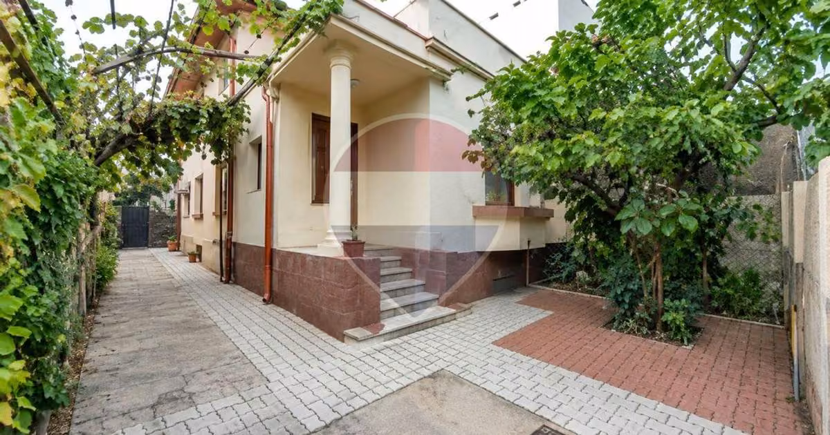 Casă de vânzare cu 4 camere, mobilată în zona Domenii, Sector 1