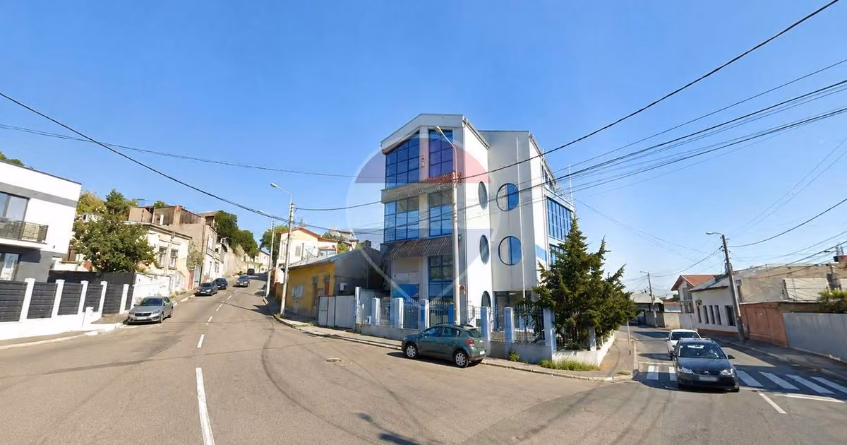 Birou de vânzare de 489 mp, în zona Central, Galați