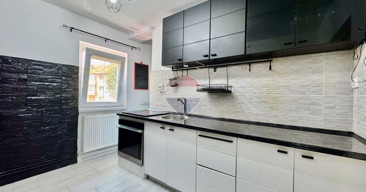 Apartament de vânzare cu 3 camere, mobilat în Râșnov