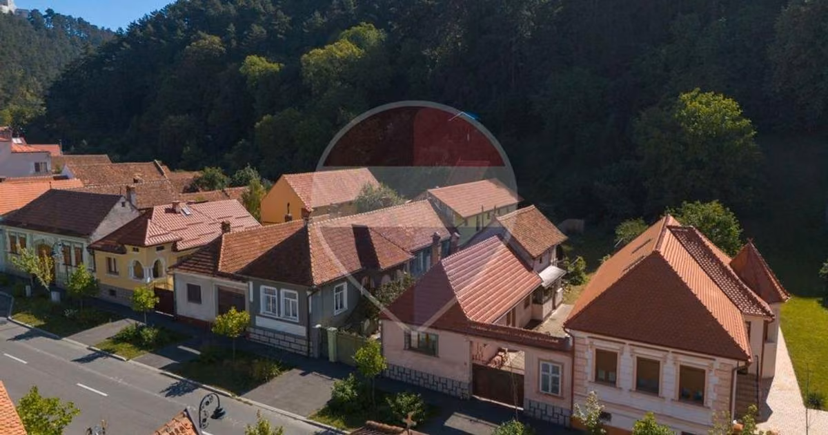 Casă individuală de vânzare cu 7 camere, mobilată în Râșnov