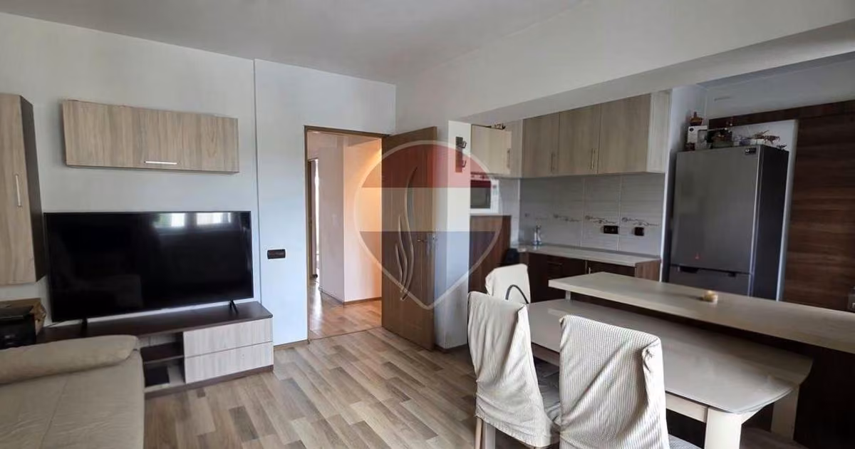 Apartament de vânzare cu 3 camere, mobilat în zona Ultracentral, Târgoviște