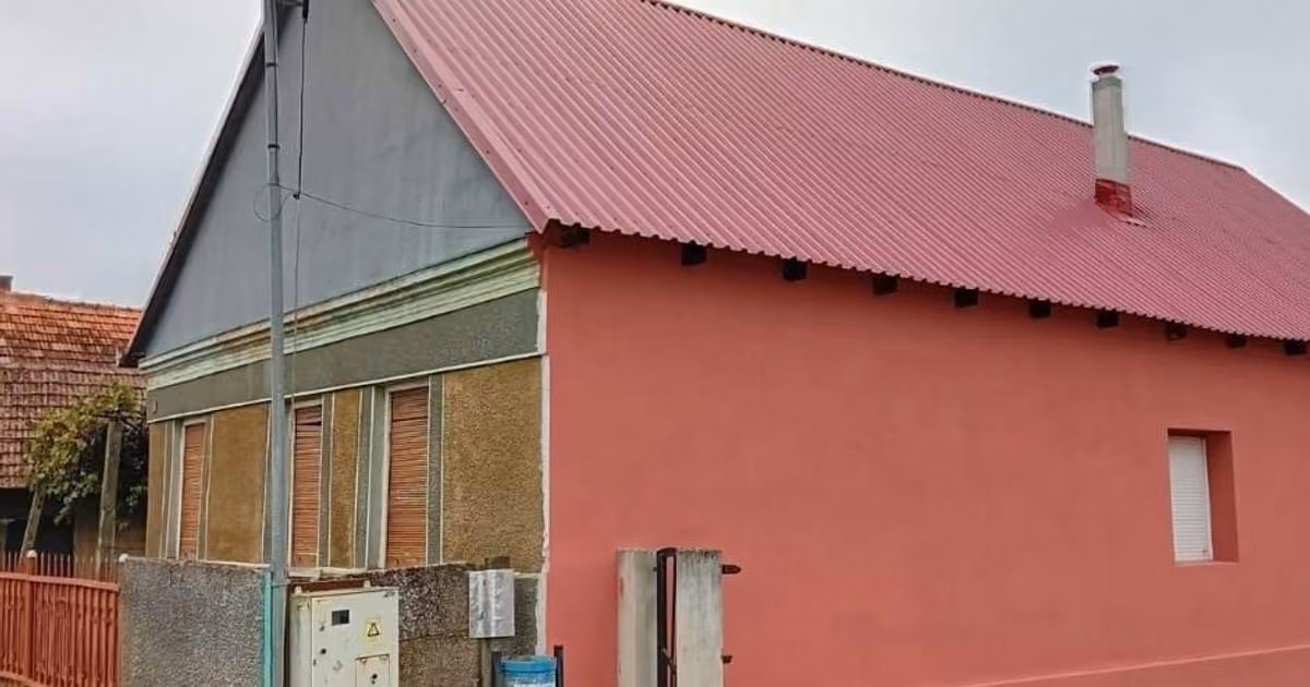 Casă de vânzare cu 3 camere în Husasău de Tinca