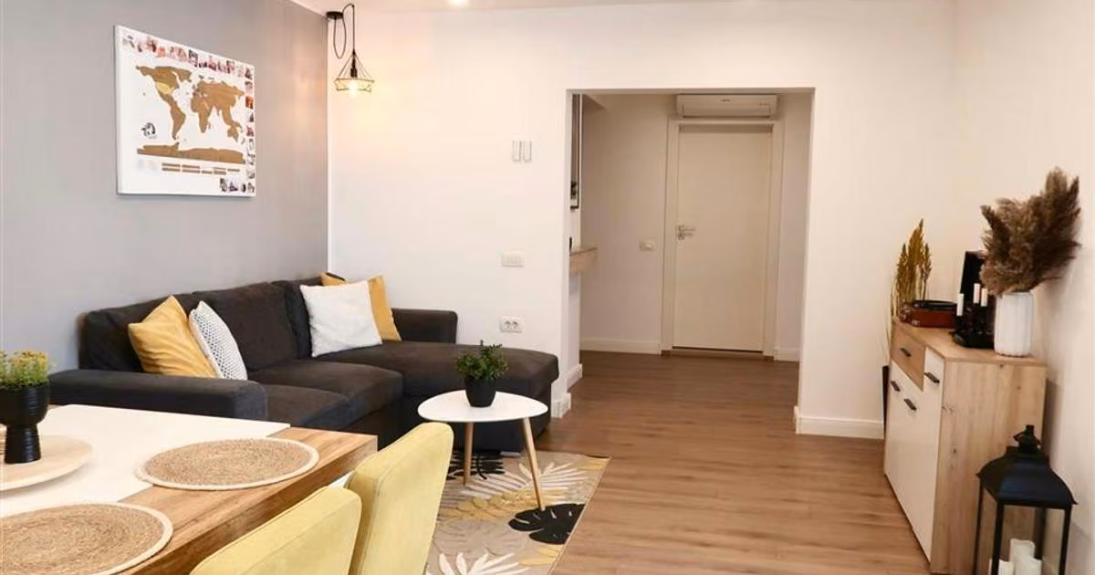 Apartament de vânzare cu 4 camere în zona Decebal, Oradea