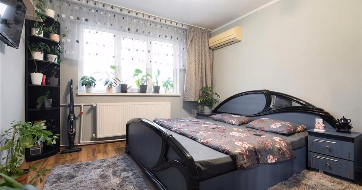 Apartament de vânzare cu 2 camere în zona Rogerius, Oradea