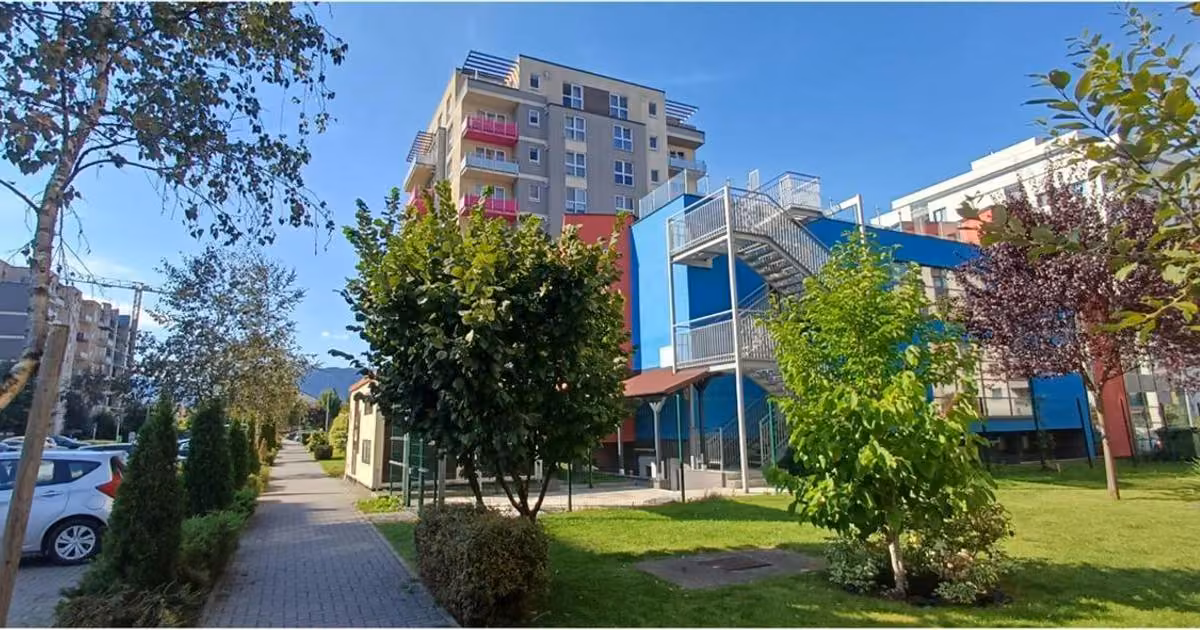 Apartament de vânzare cu 2 camere, mobilat în zona Tractorul, Brașov