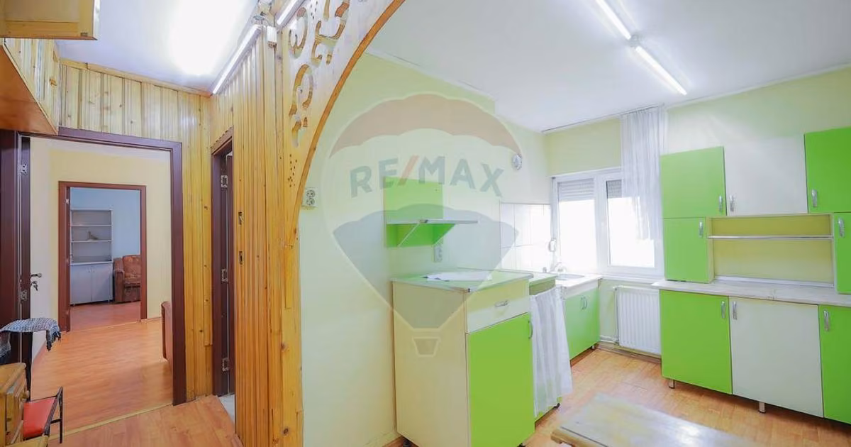 Apartament de vânzare cu 2 camere, mobilat în zona Valenta, Oradea