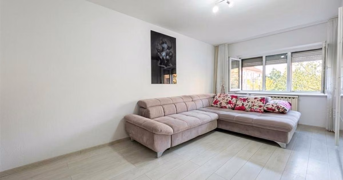 Apartament de vânzare cu 2 camere în zona Decebal, Oradea