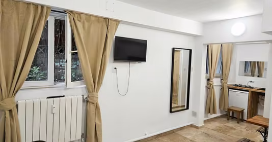 Garsonieră Titan