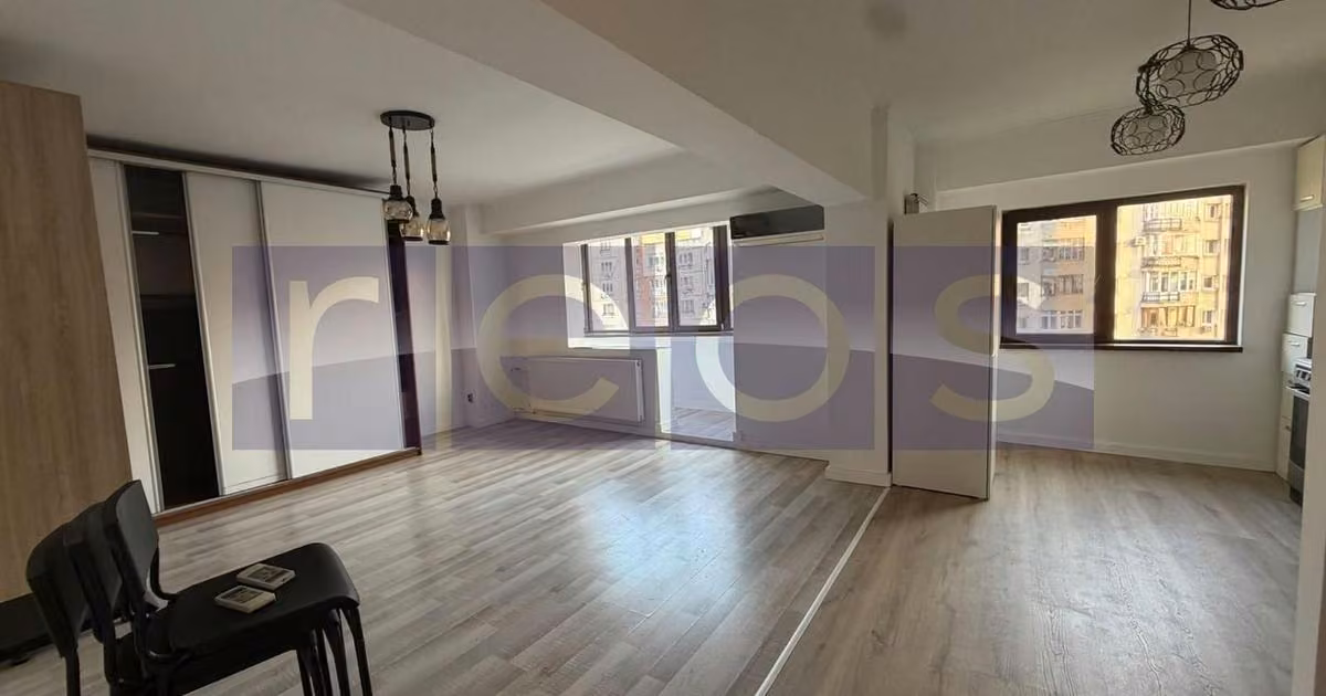 Apartament de vânzare cu 3 camere, mobilat în zona Tineretului, Sector 4