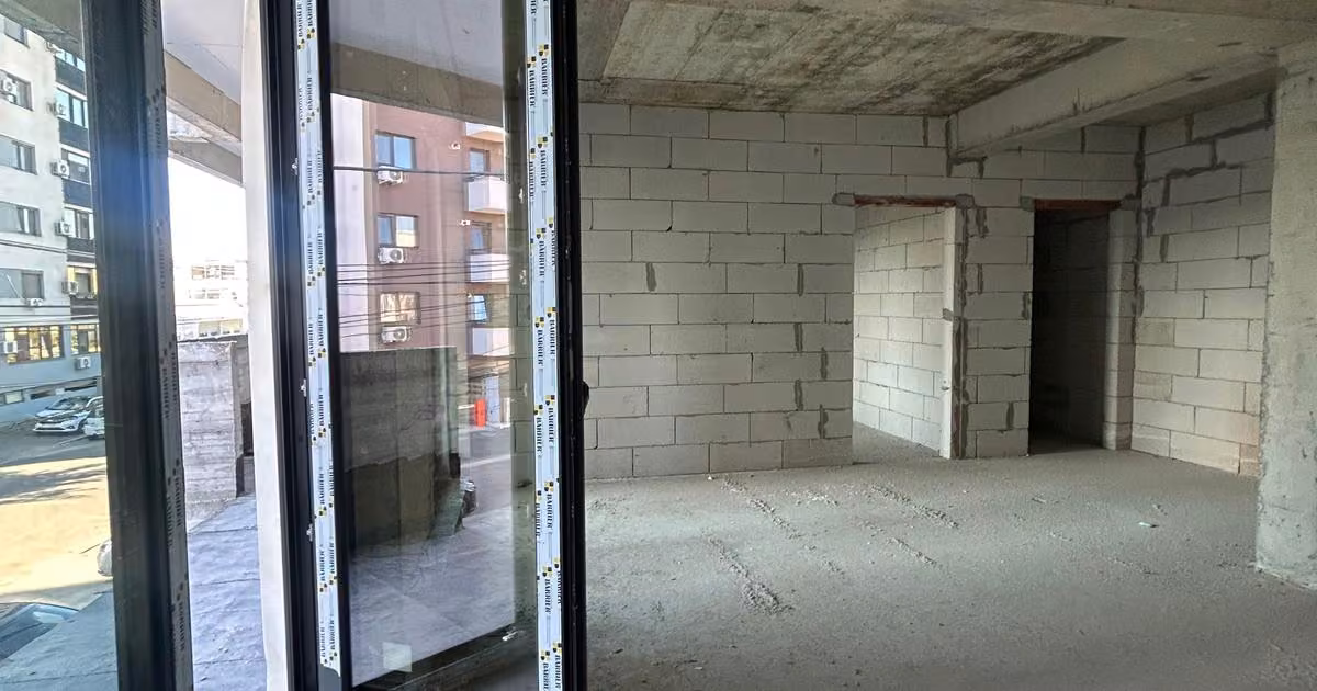 Birou de vânzare 70 mp în zona Casa de Cultură, Constanța