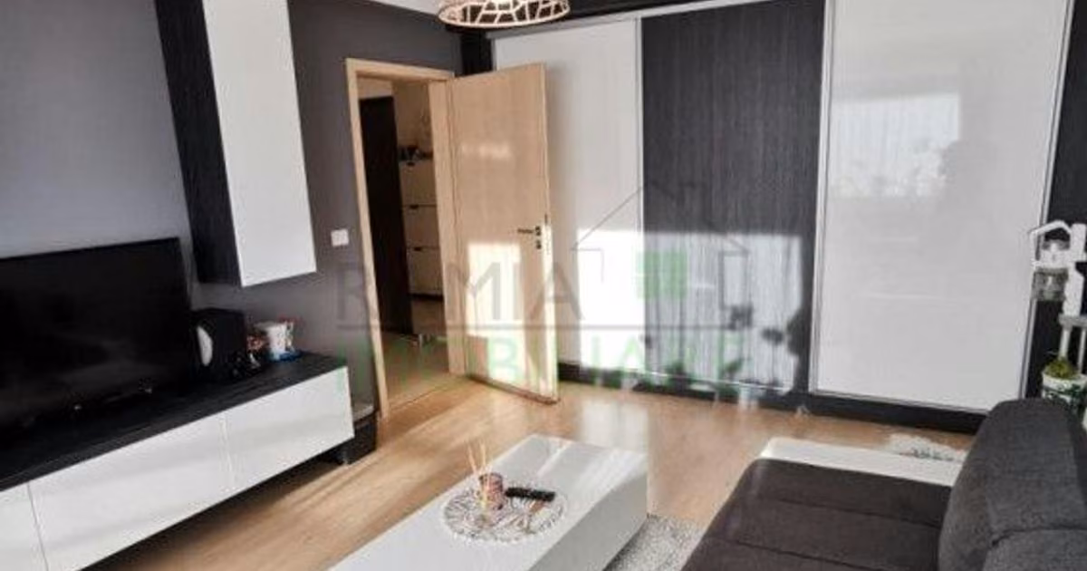 Apartament de vânzare cu 2 camere, mobilat în zona Tractorul, Brașov