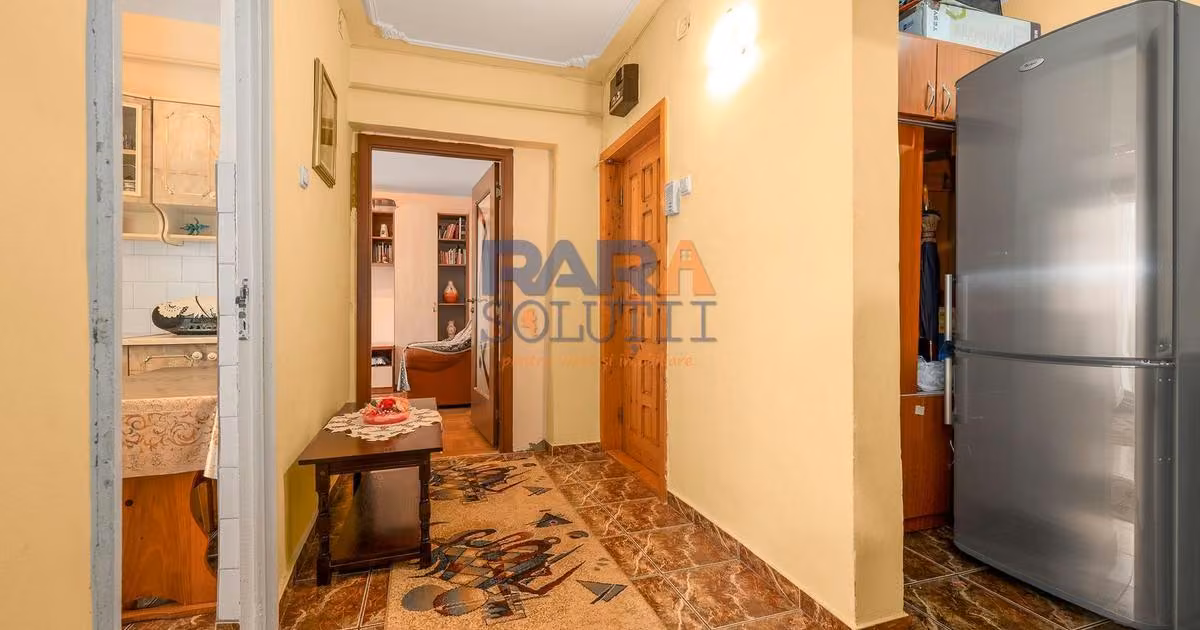 Apartament de vânzare cu 2 camere, mobilat în Roman