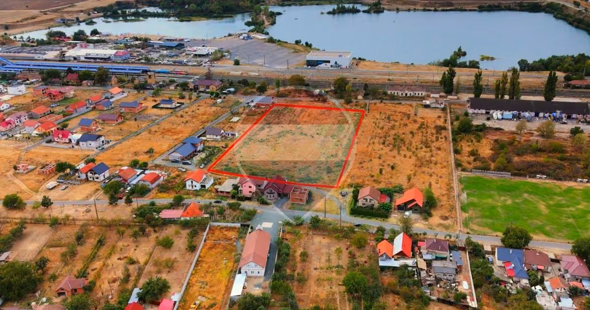 Teren Construcții intravilan de vânzare de 10432 mp, în Ghioroc