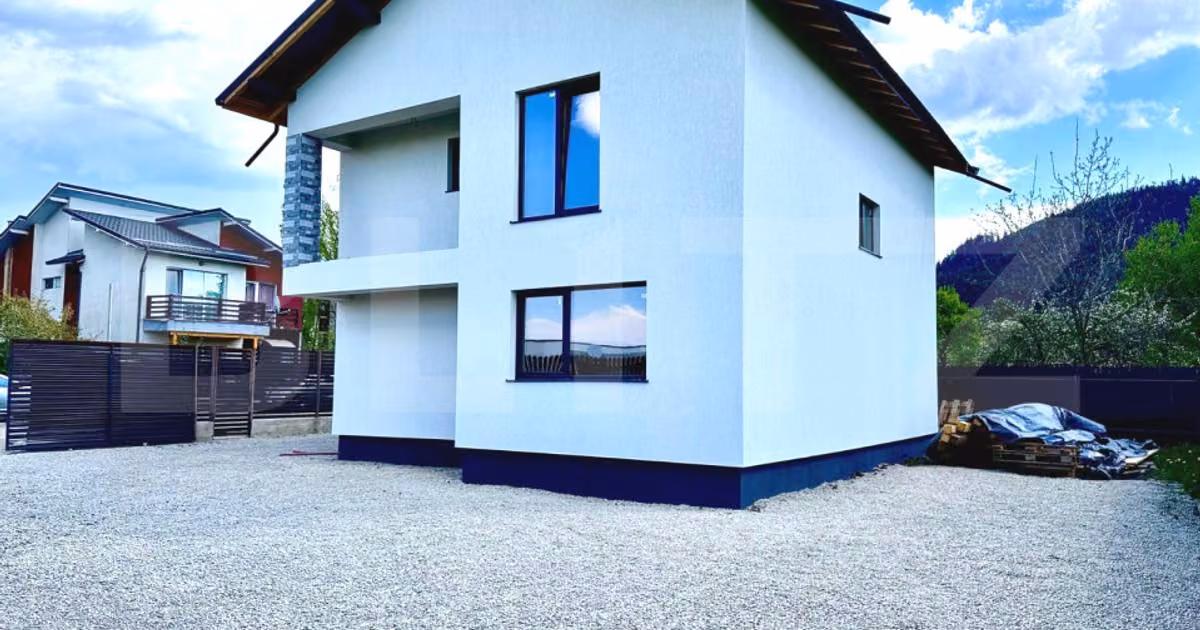 Casă individuală de vânzare cu 5 camere în Săcele