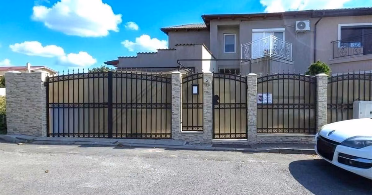 Duplex de vânzare cu 4 camere, mobilat în Techirghiol