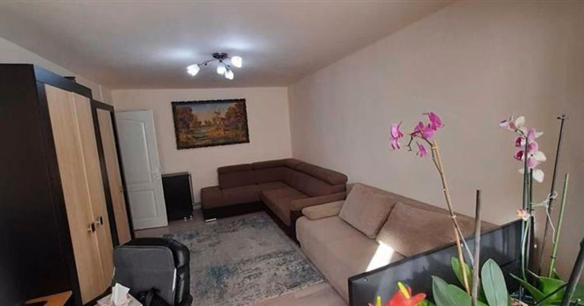 Apartament de vânzare cu 2 camere, mobilat în zona Răcădău, Brașov
