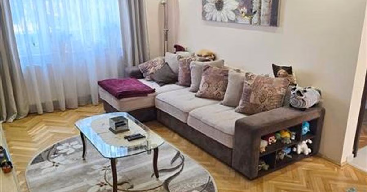 Apartament de vânzare cu 3 camere, mobilat în zona Astra, Brașov