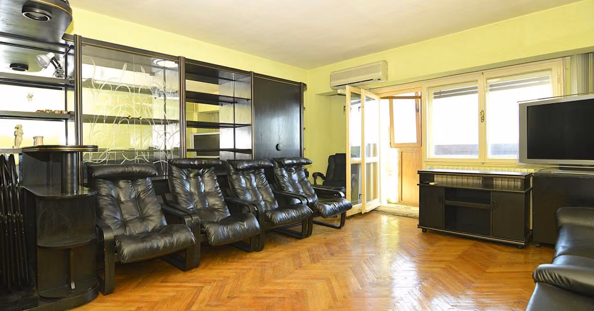 Apartament de vânzare cu 3 camere, mobilat în zona Decebal, Sector 3