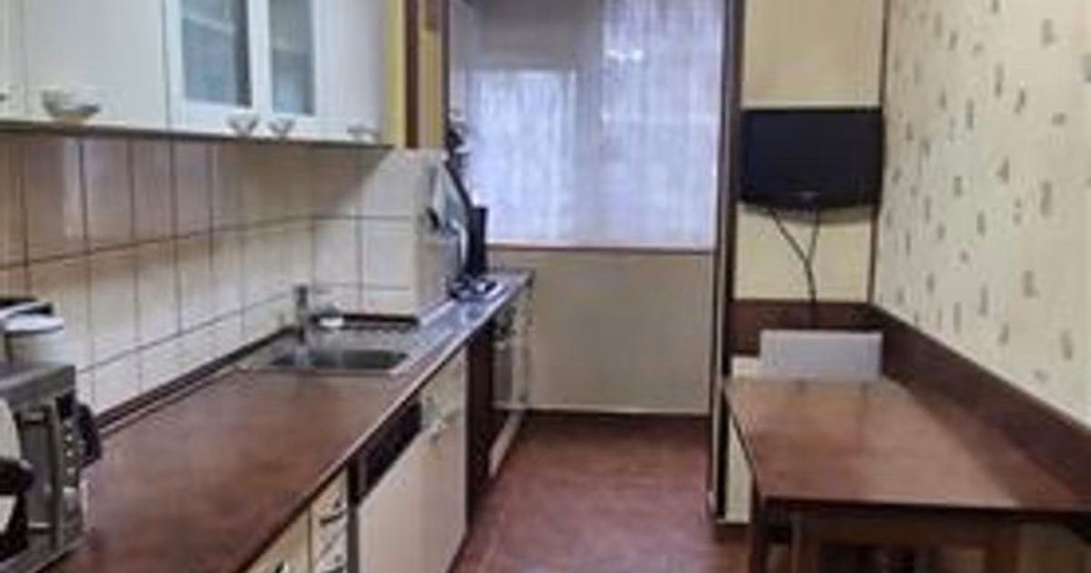 Apartament de vânzare cu 2 camere, mobilat în zona Vlahuță, Brașov