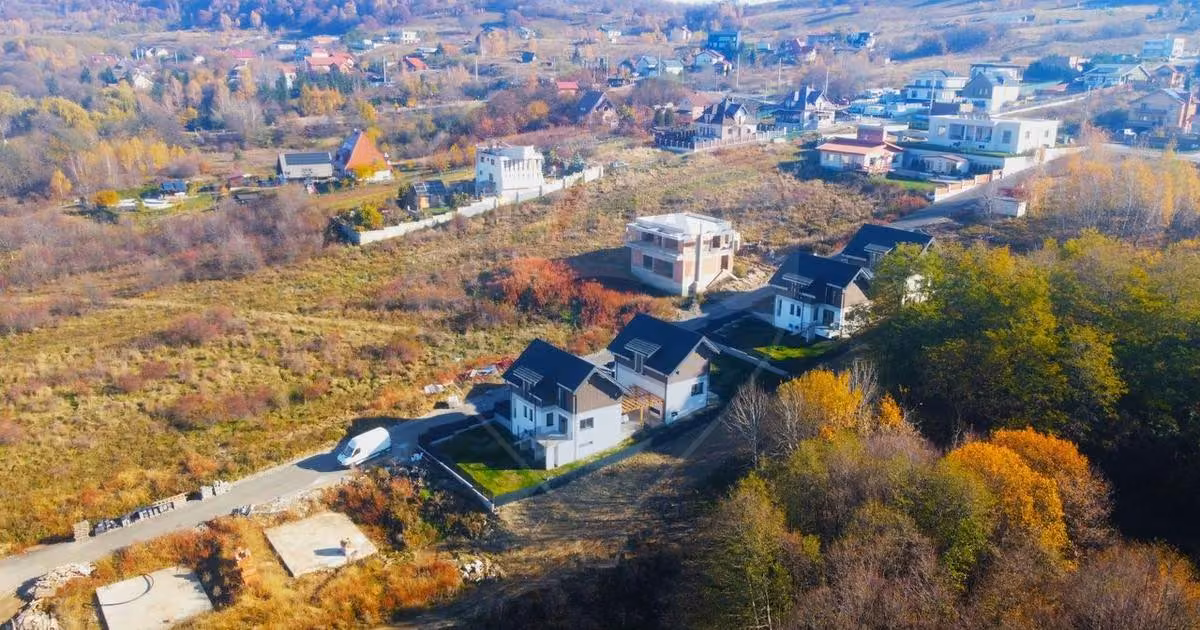 Casă individuală de vânzare cu 7 camere în Sălicea