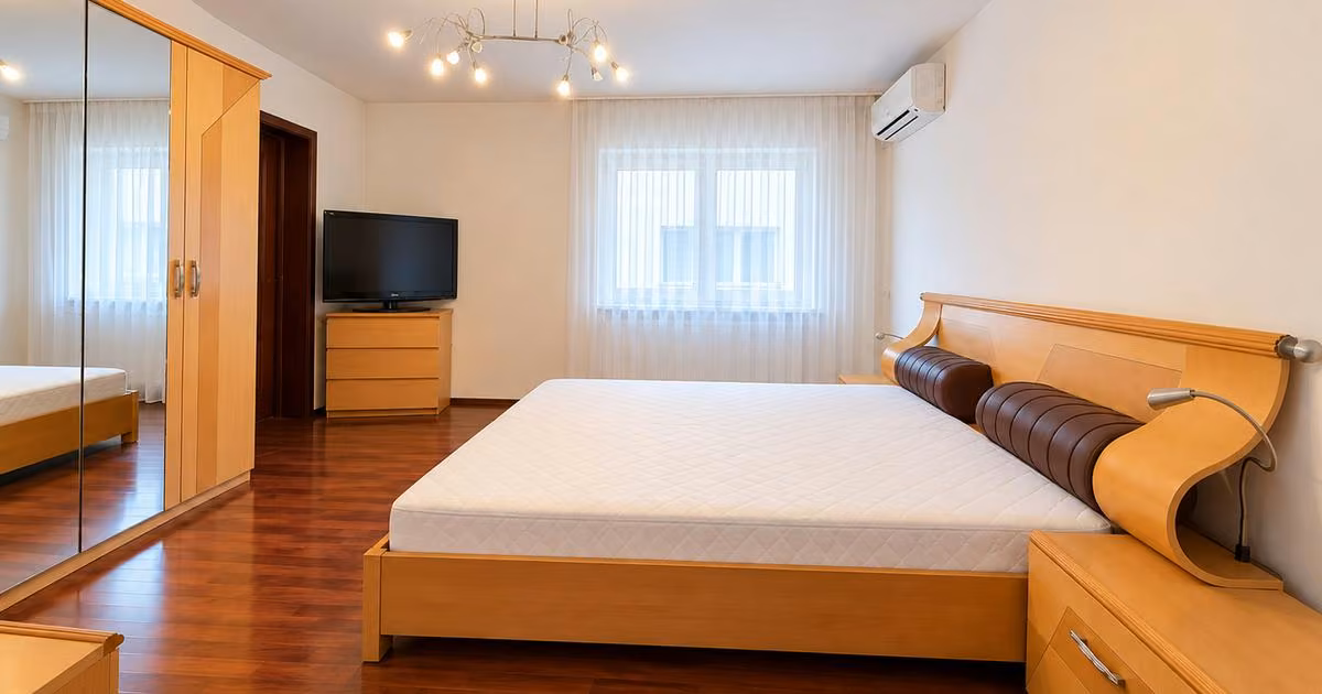 Casă individuală de vânzare cu 7 camere în zona Iancu Nicolae, Sector 1