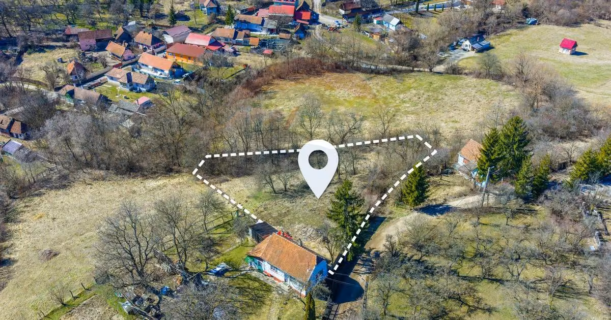Teren Construcții intravilan de vânzare de 2201 mp, în Vâlcele