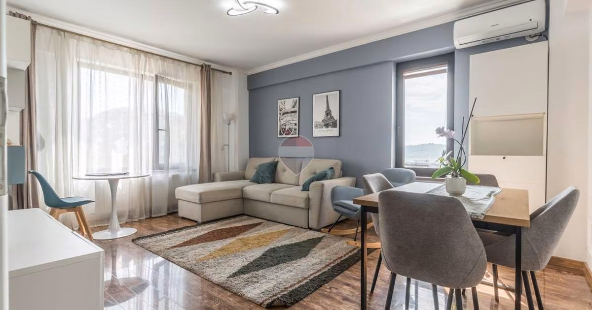 Apartament de vânzare cu 3 camere, mobilat în Valea Lupului