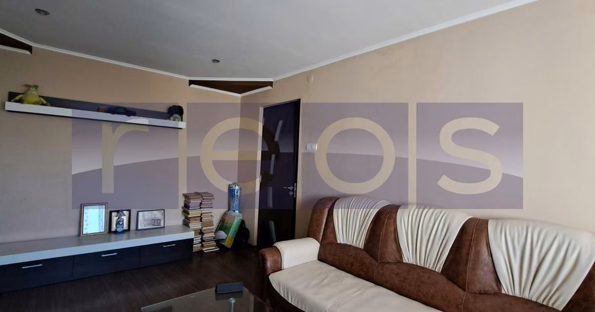 Apartament de vânzare cu 4 camere, mobilat în Roșiori de Vede