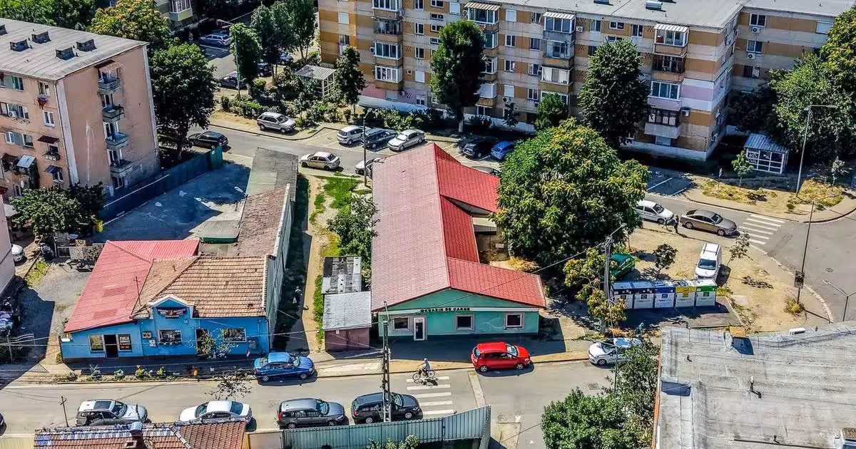 Casă individuală de vânzare cu 8 camere în zona Aurel Vlaicu, Arad