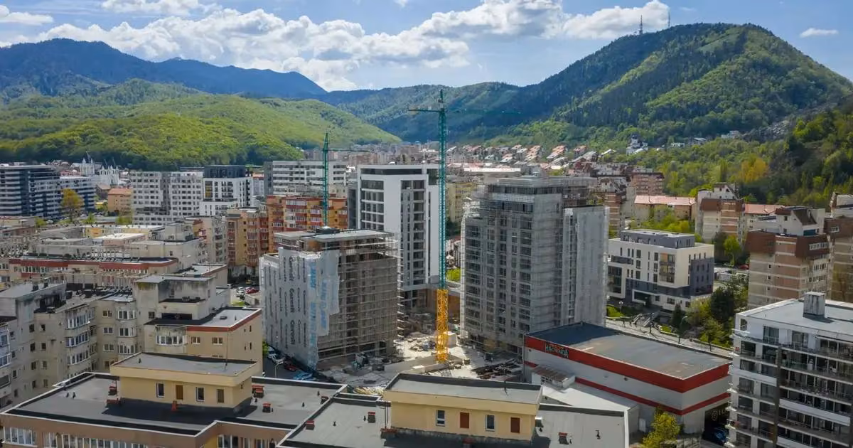 Apartament de vânzare cu 4 camere, mobilat în zona Răcădău, Brașov