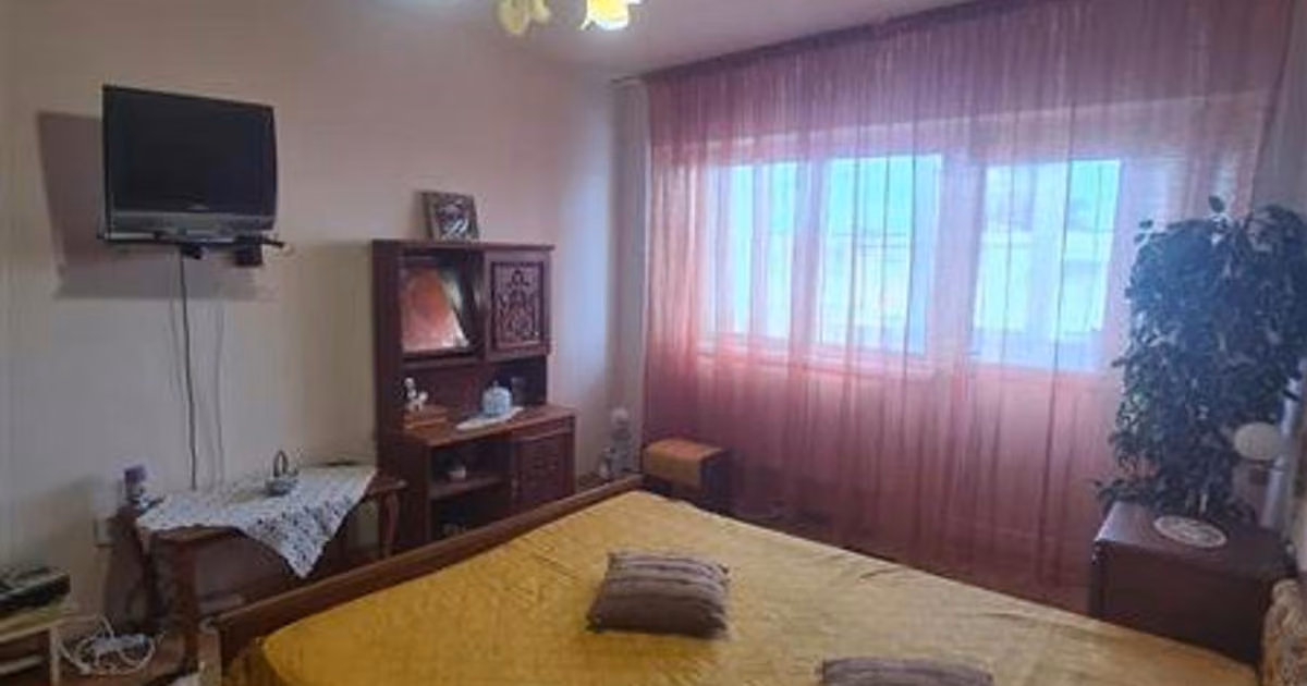 Apartament de vânzare cu 3 camere în Ianca