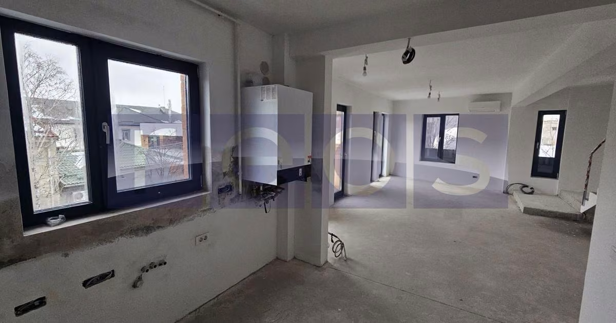 Casă individuală de vânzare cu 9 camere în zona Drumul Sării, Sector 6