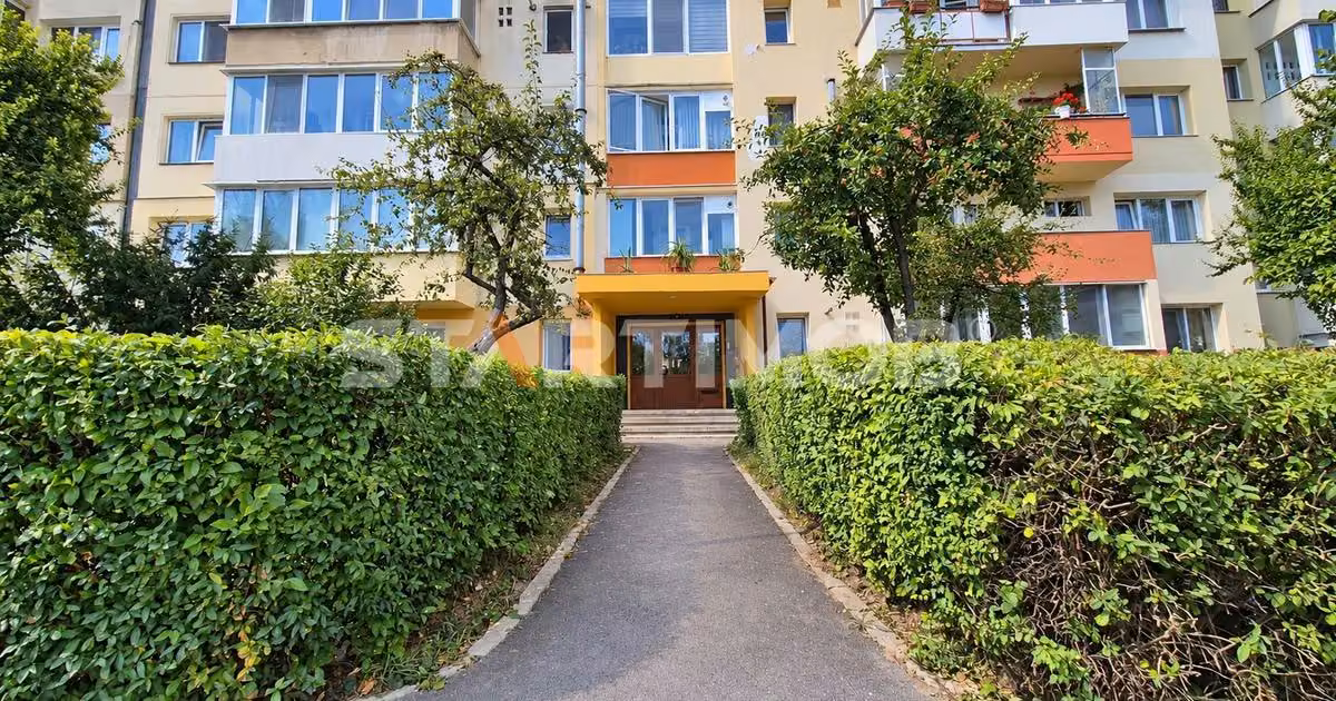 Apartament de vânzare cu 2 camere în zona Planete, Brașov